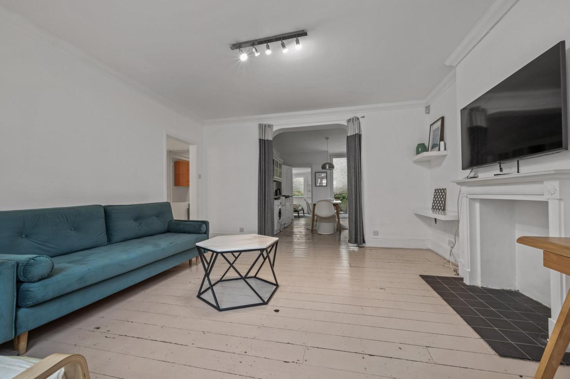 Chelsea 1-bed Flat With Patio London